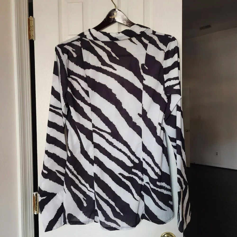 PrettyLittleThing Monochrome Zebra Print Blouse | Size 12 - Picture 2 of 5
